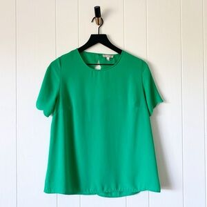 Gianni Bini Kelly Green Short Sleeve Scalloped Sleeve Blouse with Semi Open Back